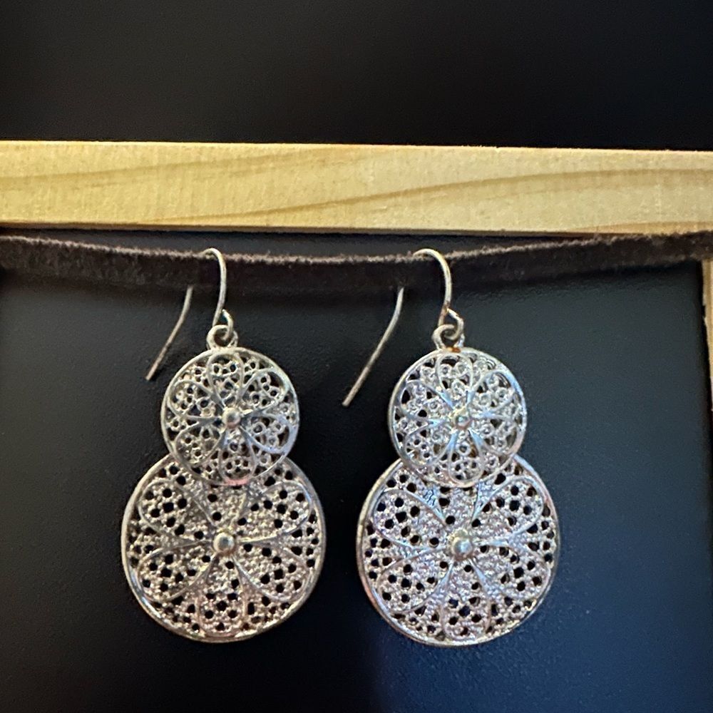 Elegant Silver Filigree Double Disc Earrings